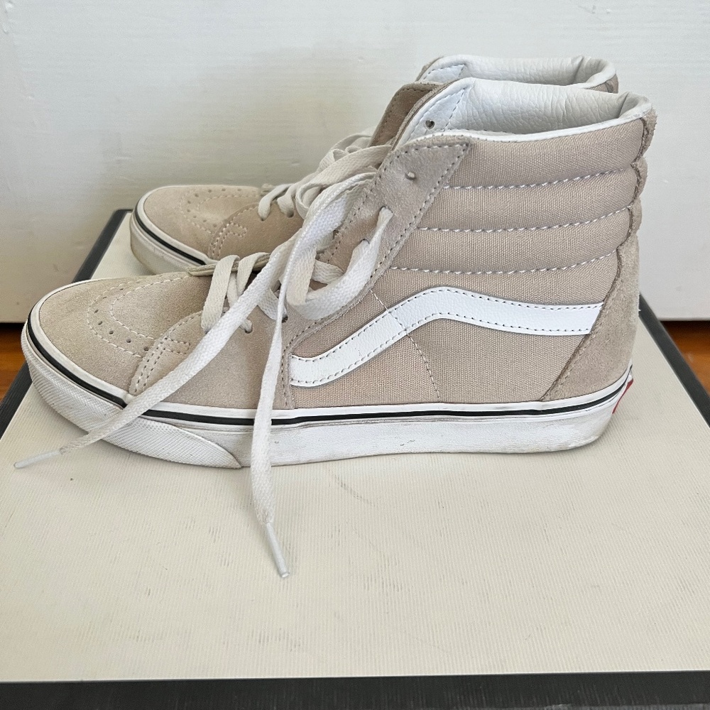 Vans SK8 Hi size 7.5 sand suede
